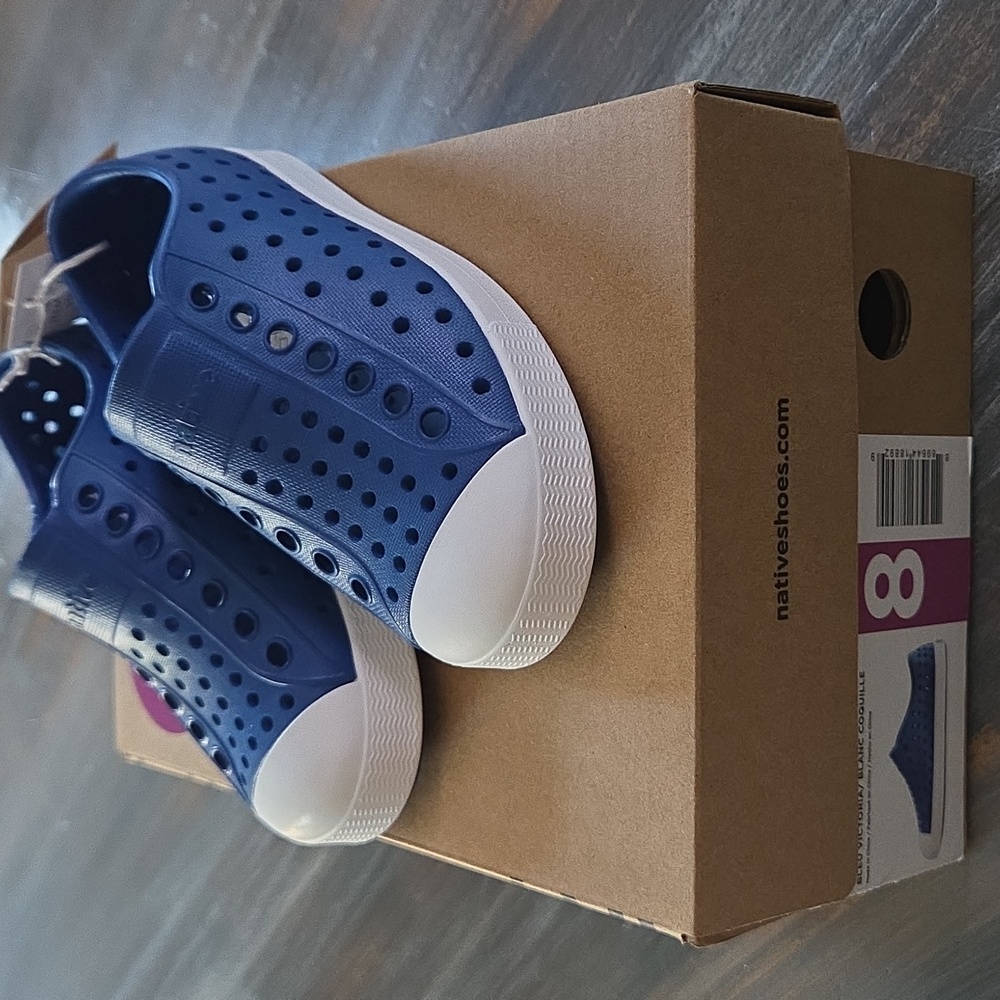 Native Size 8 Kids NEW In Box Blue and White Jefferson Shoes‎